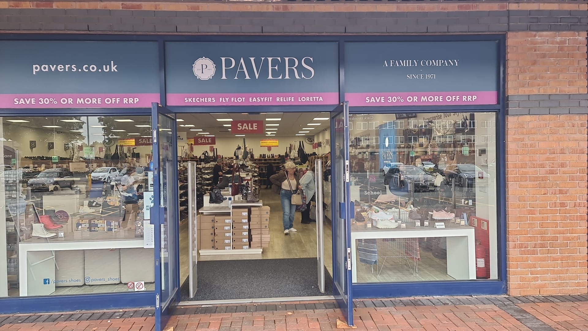 Pavers Shoes located 📍Astle Retail Park, Unit 8, West Bromwich B70 8NS has launched their ladies and men’s clearance boots this week all sizes, up to 60% off starting from £20 UPWARDS!